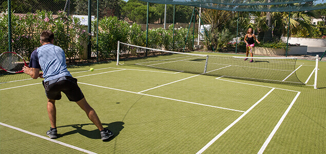 Colombier-activites-sportives-patchwork-bas-tennis