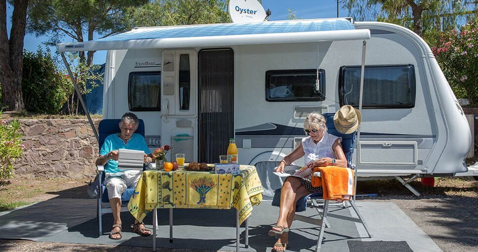Colombier-domaine-bloc3-grande-emplacement-camping-car