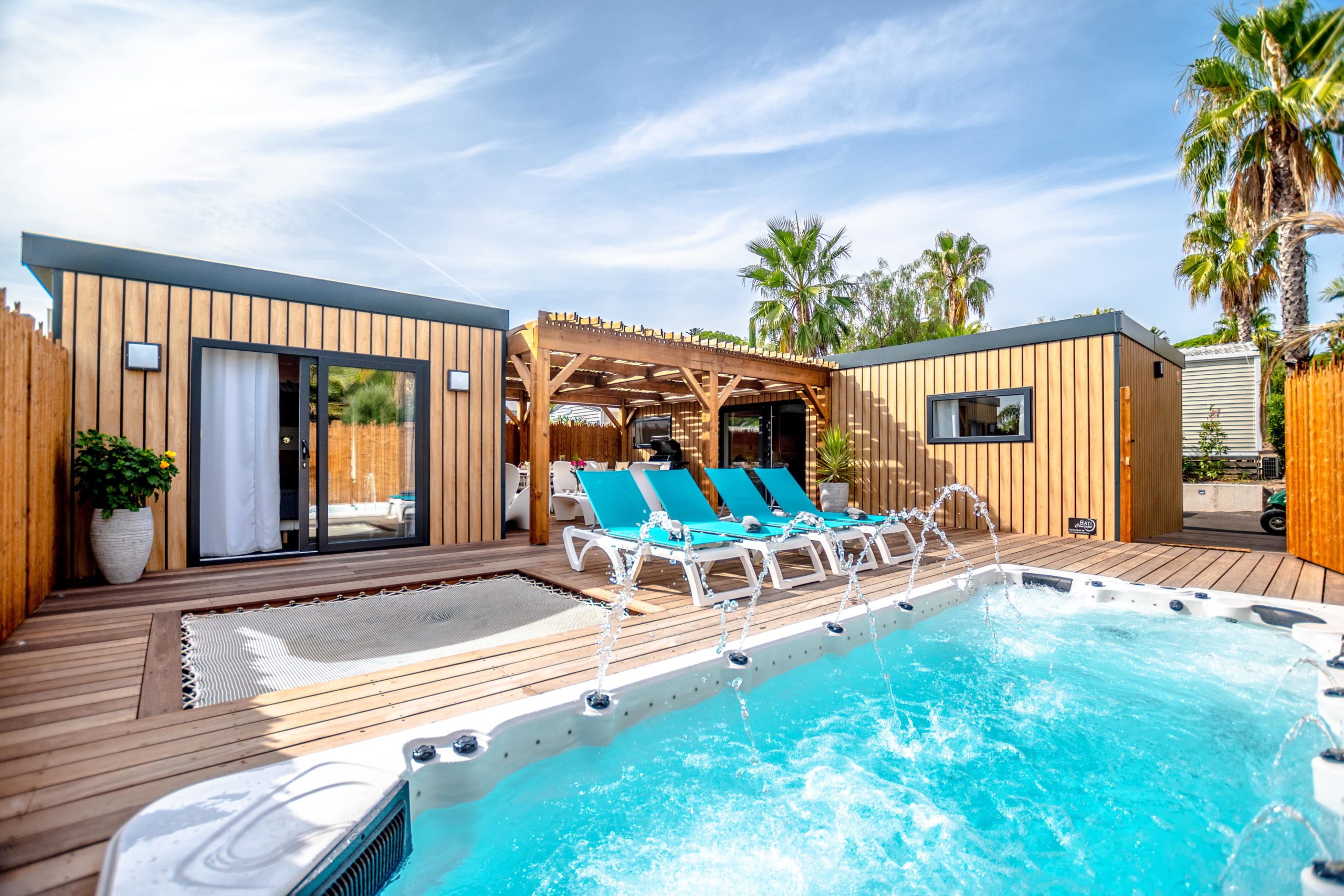 Location Mobil-Home Luxe avec Spa de Nage Privatif Fréjus - 7 personnes